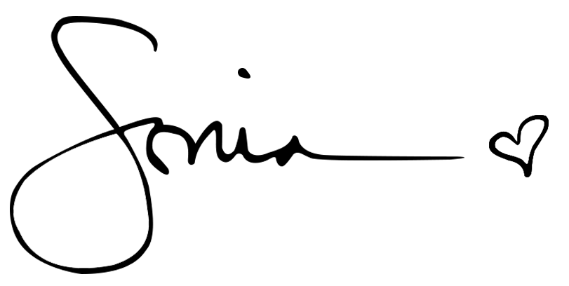 Handwritten signature of Soniaa, Founder and CEO of i-SmokeStack